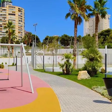 Sunset Waves Holidays ベニドルム